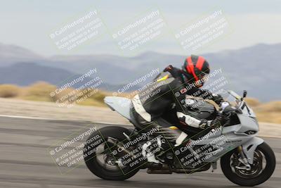 media/Nov-15-2025-Race Pace (Sat) [[8de605a2d8]]/Non Verified Riders (1st 20 Minutes)/Bowl (1015am)/